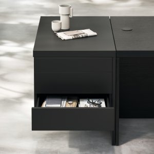 V-shaped conference table from the Frezza Mux70 range