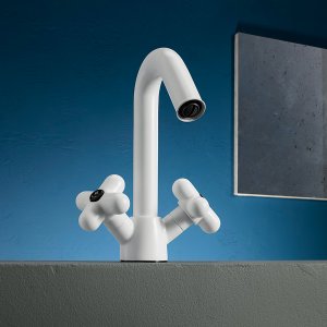 Single-hole lavatory faucet in matte black, one of the Fantini designer faucets