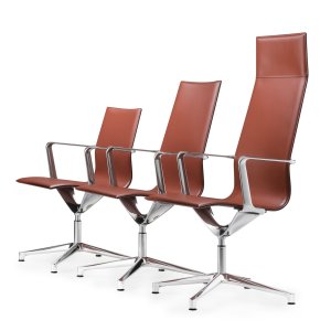 Polished aluminum finish of the Kuna Chair