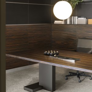 Asymmetrical cabinet with protruding doors