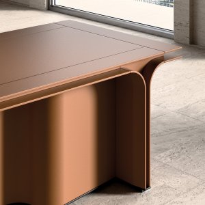 Detail of natural Mascheroni leather on a Jazz desk edge