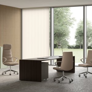 Kastel Klivia mid-back version covered in gray fabric