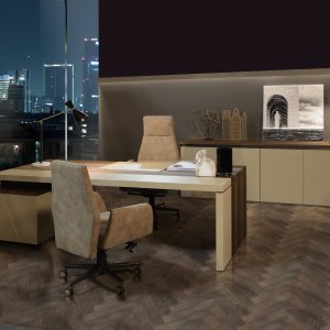 Writing area covered in saddle leather with stitching