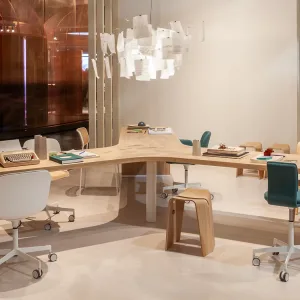 Electrified version of the Brunch table by Lapalma