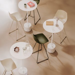 Miunn bar stool on a steel-wire sled base