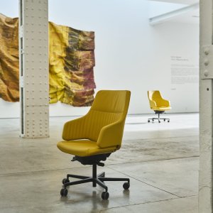 Italia Extra Soft executive chair in leather