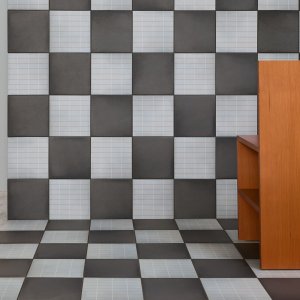 Aurore Light Grey Grid S and Grid L in a wellness room