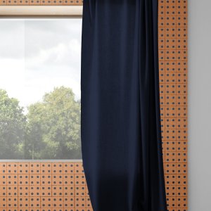 Daylight passing through a Bloc screen wall