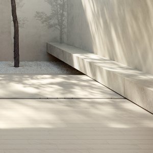 Otto by Mutina floor and wall in one shade in a restroom