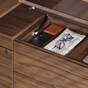 Eco-leather tiles in the top of a Frezza Ono desk