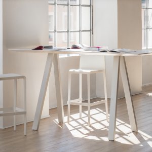 Steel trestle legs of the Pedrali Arki-Table in powder-coated tube