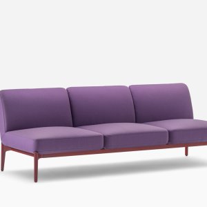 Curved 90 degree module of the Social collection joining two runs
