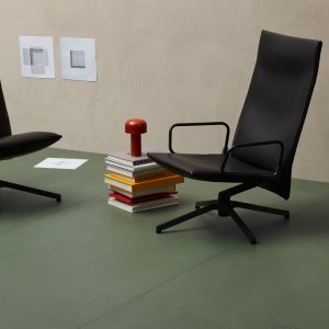 Conference room with Primavera Grigio flooring