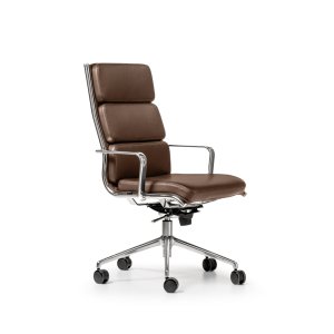 The Season Comfort executive chair by Quinti in cognac leather with a high back on casters