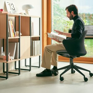 Height lever in basalt gray under the seat of the se:flair