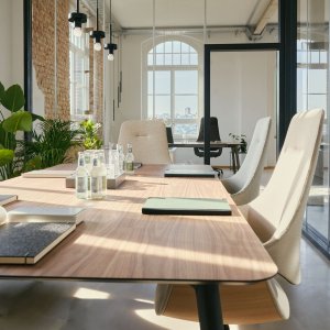 se:mission used as a guest chair beside a desk