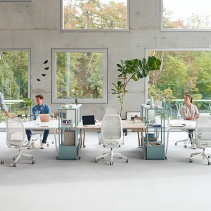Sage green se:air task chair: frame, base and casters in one color