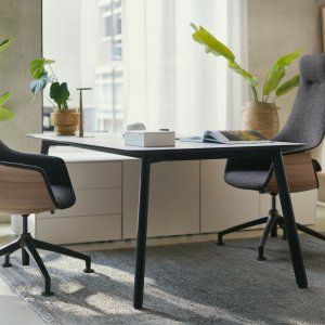 Powder-coated aluminium legs with adjustable angle on se:vision