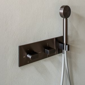 Sixty thermostatic shower group with Acqua Stop System