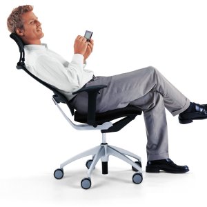 Open Up modern classic in aniline leather with wide armrests