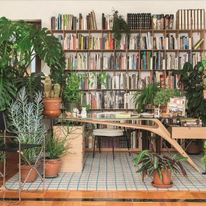 Solid timber frame of the Carlo Mollino desk