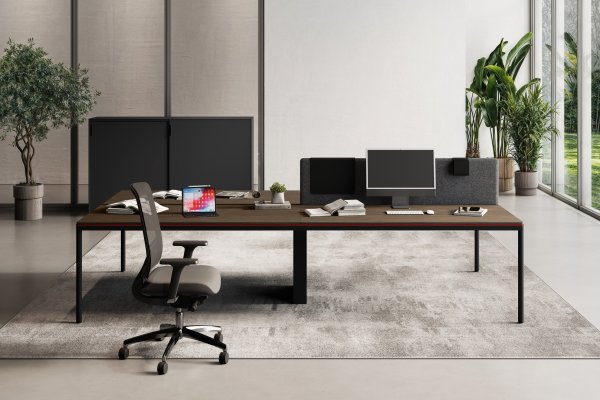 Las Mobili Fil Rouge workstation with dark wood top, gray fabric screen and mesh task chair