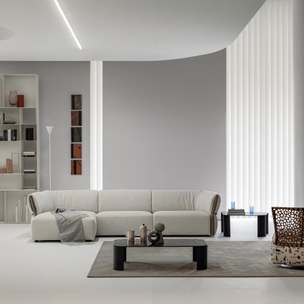 Custom Cierre leather seating in a hotel lobby