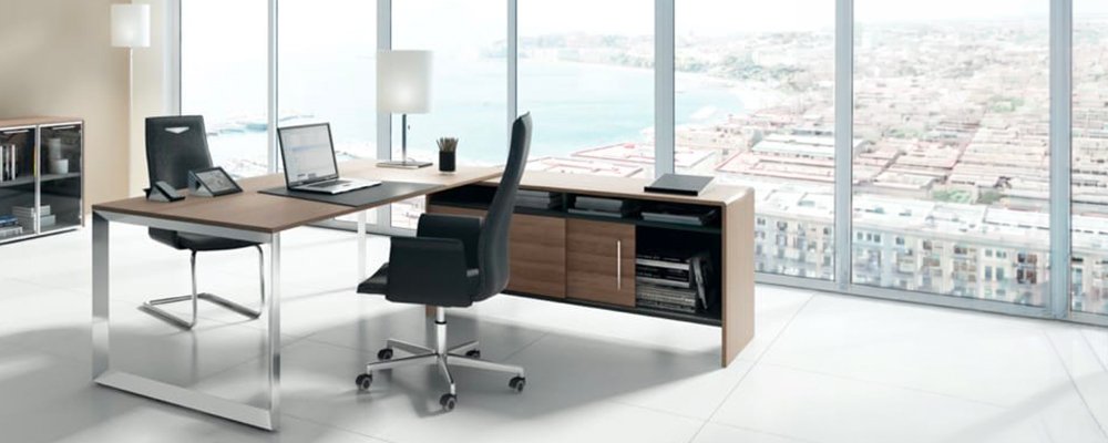 Desk with return and credenza