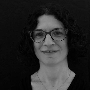 Laura Olivieri, sales and customer care at La Mercanti, office furniture quotations